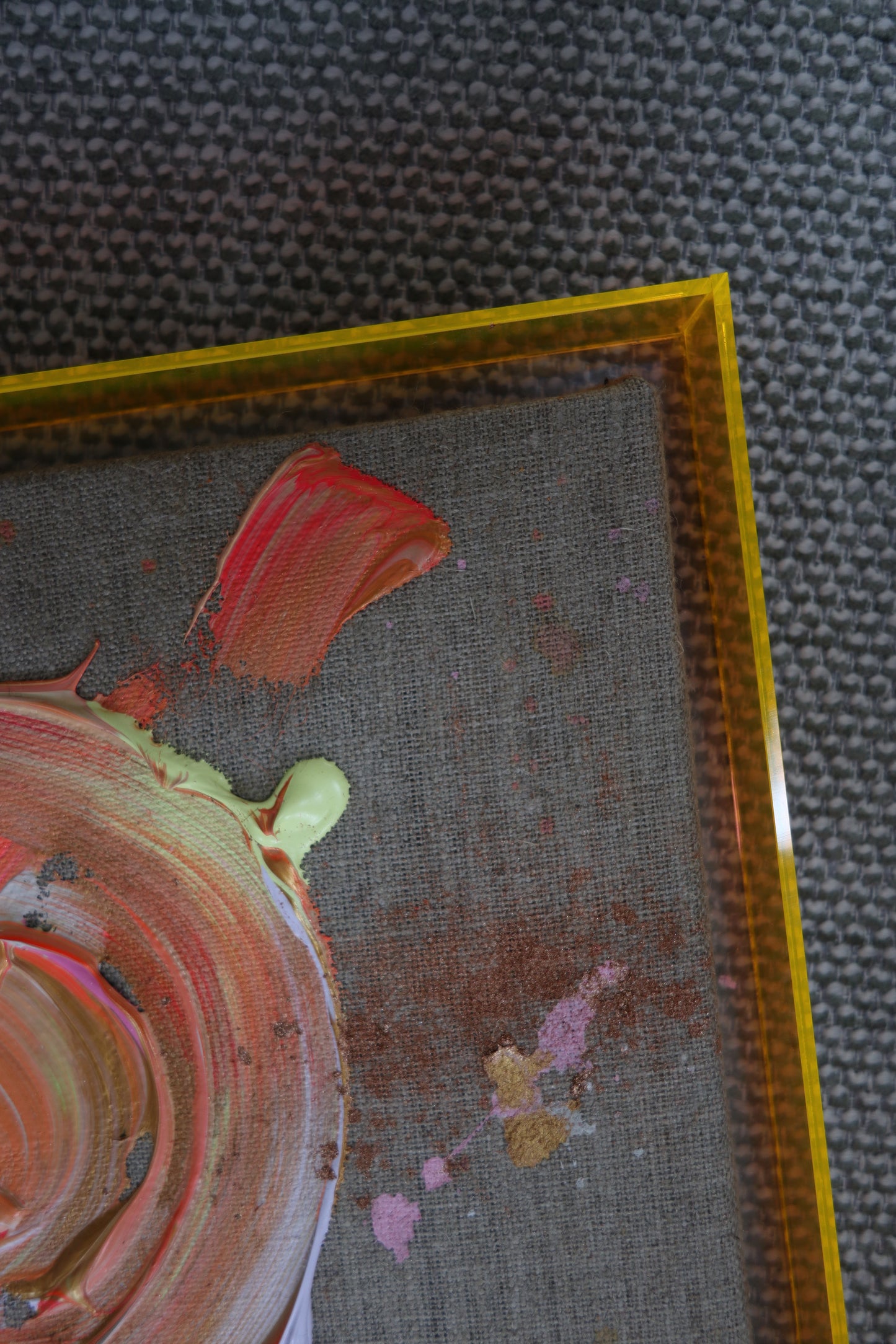 TRUST IN TIMING 33x33cm