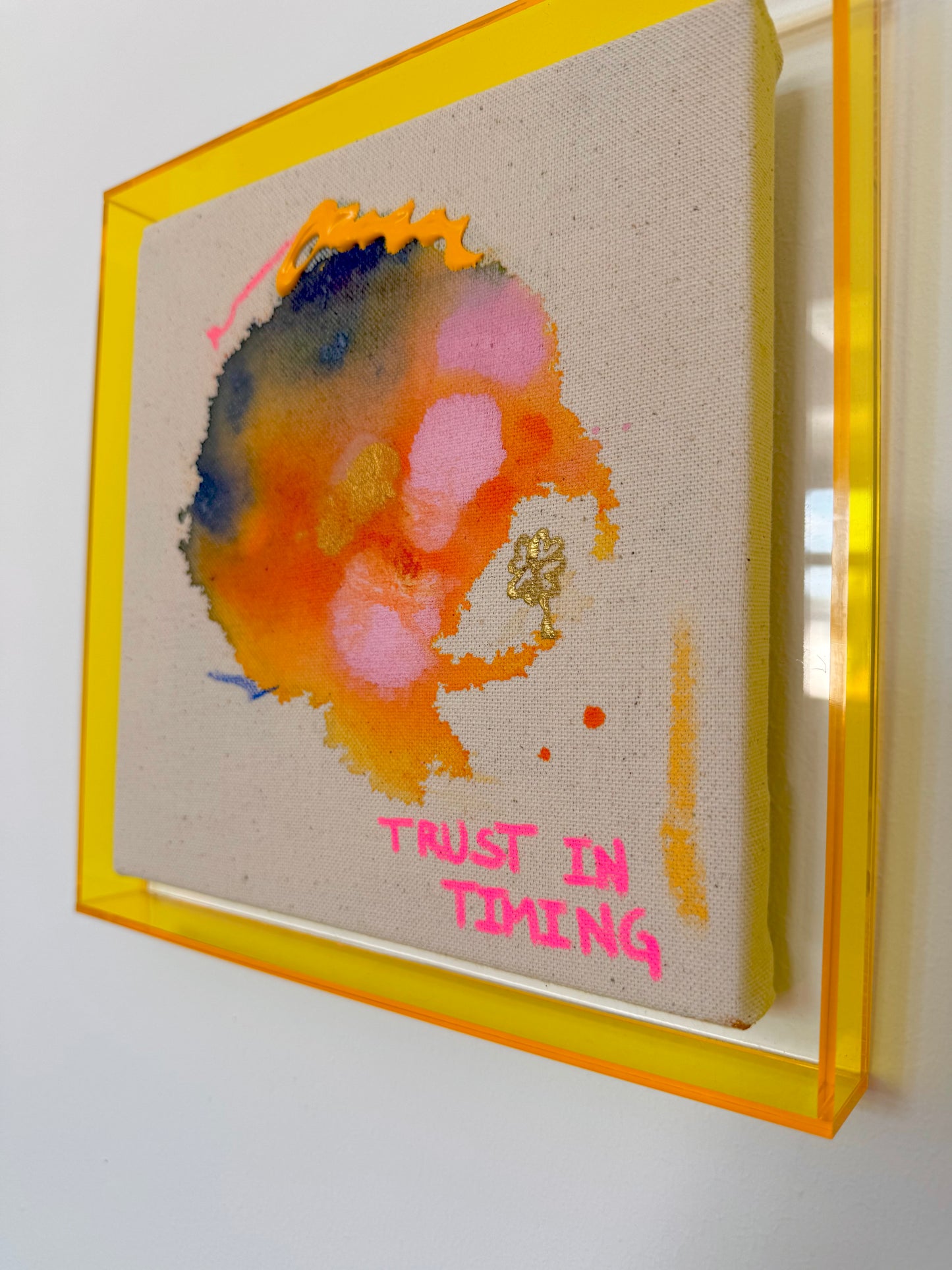 TRUST IN TIMING 20x20cm