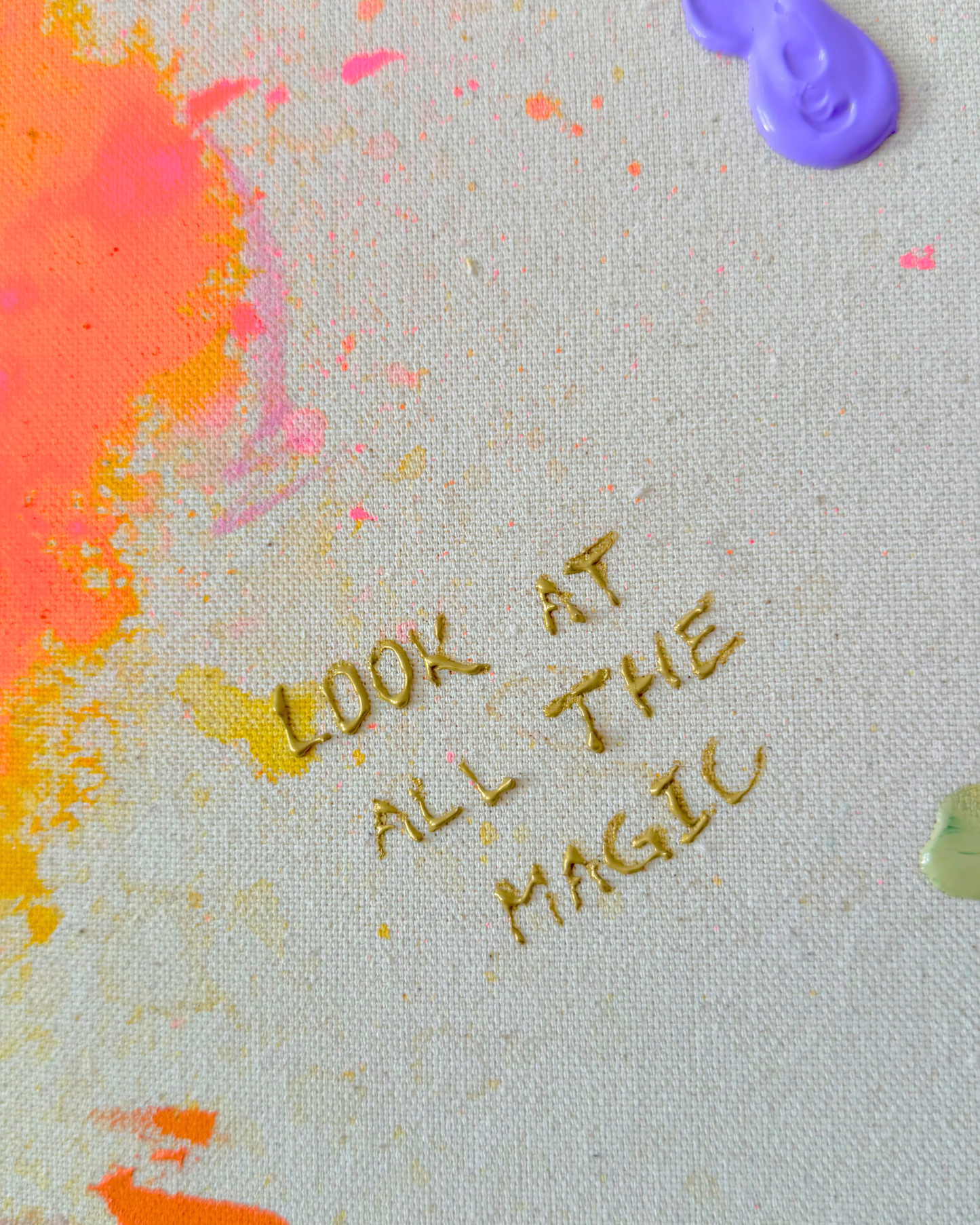 LOOK AT ALL THE MAGIC 70x70cm